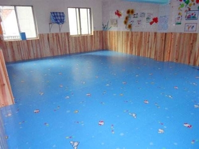 河南安陽市學校環(huán)境煥新 教室與走廊PVC及塑膠地板打蠟施工全解析